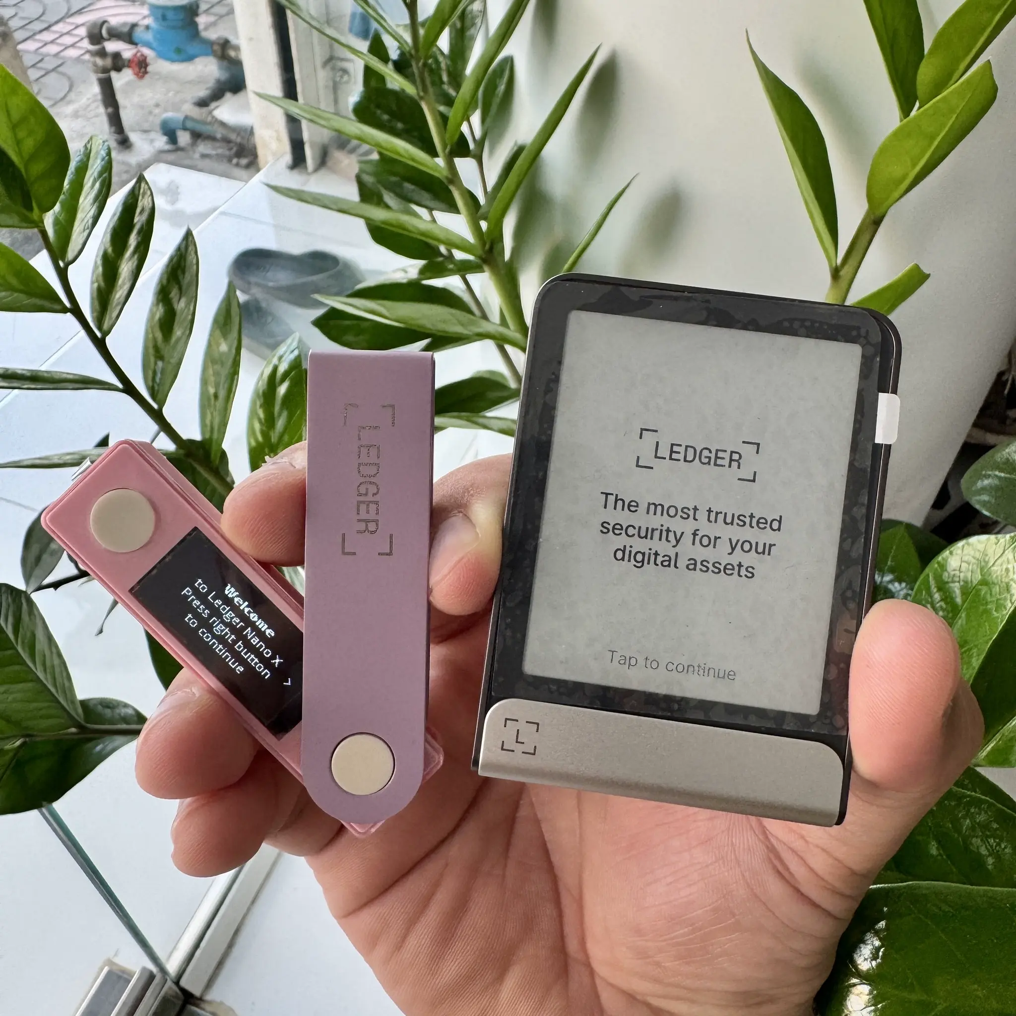 Ledger Stax触屏硬件钱包