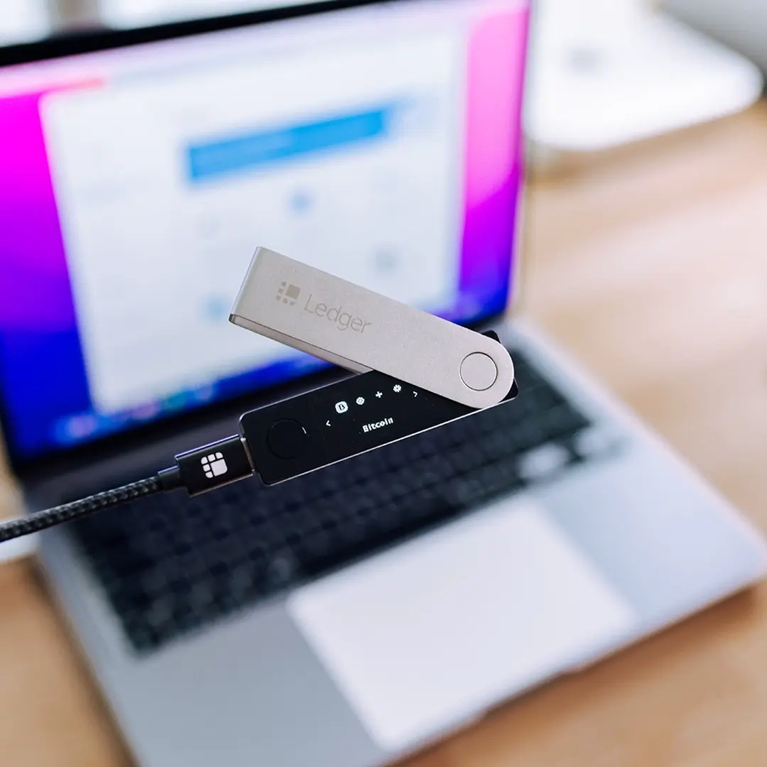 Ledger Nano X蓝牙钱包产品图